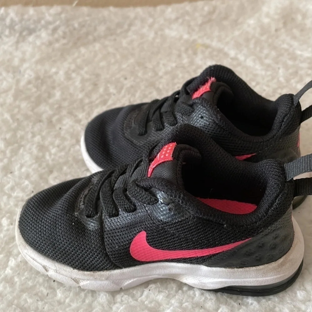 NIKE Air Sneakers Size 6C